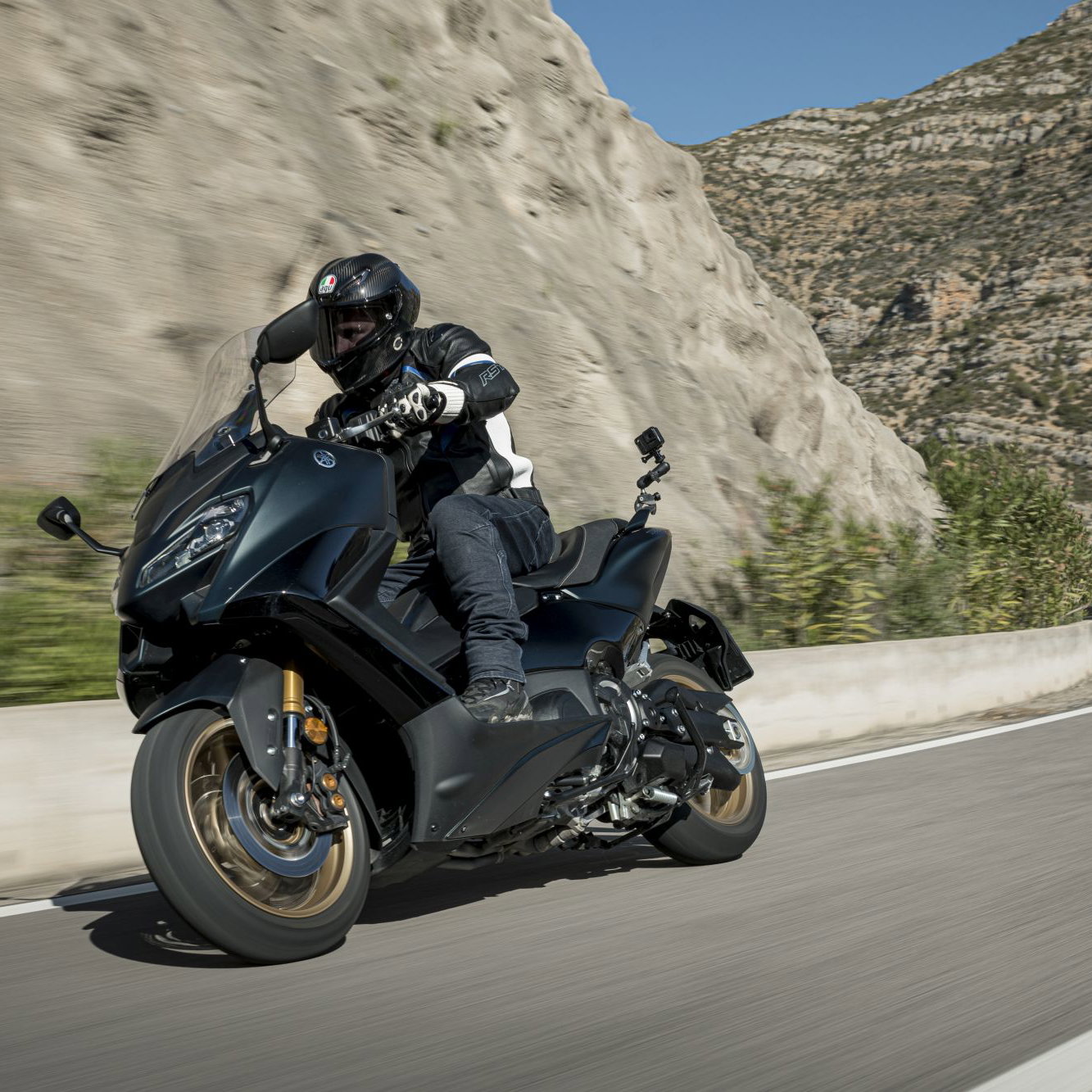 2022-TMAX-Tech-Max-Visordown-Review